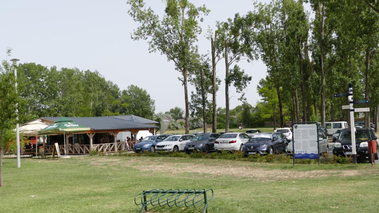 Familia Camping Balaton Hotel Balatonoszod Luaran gambar